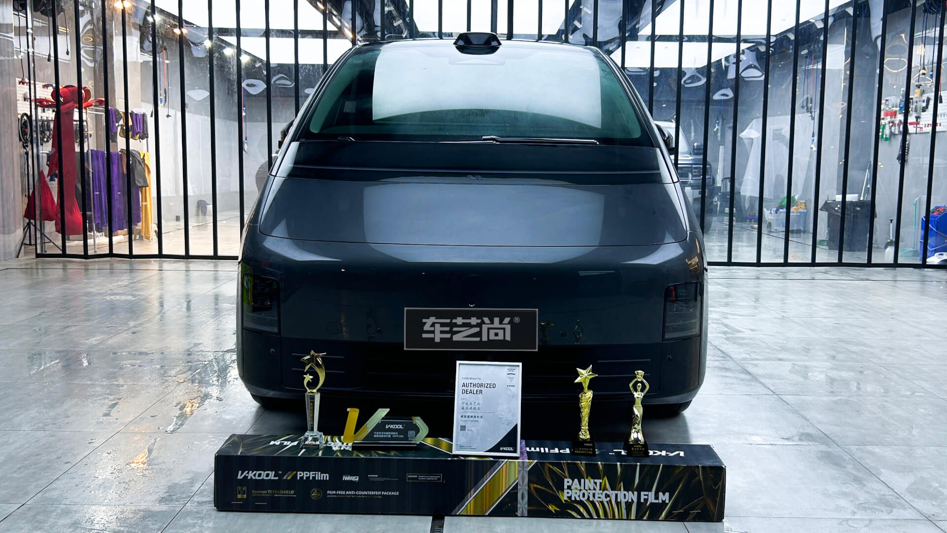 理想MEGA寧波裝貼威固V10X隱形車(chē)衣汽車(chē)貼膜