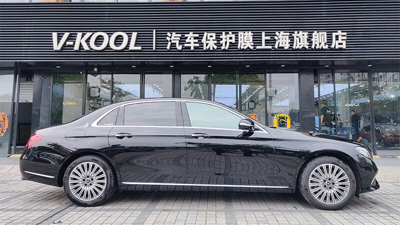 清晰又防曬 奔馳E級(jí)選擇車(chē)藝尚貼威固玻璃膜