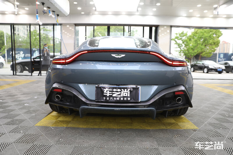 阿斯頓馬丁車(chē)燈貼膜