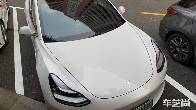 特斯拉MODEL3裝貼夏日清涼隔熱膜