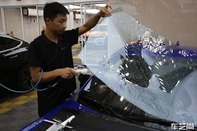汽車貼膜施工過程（圖五）