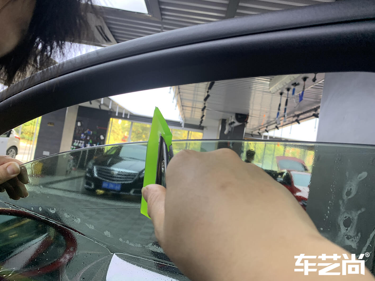 保時捷卡宴裝貼威固V70+V40，施工流程展示（圖十六）