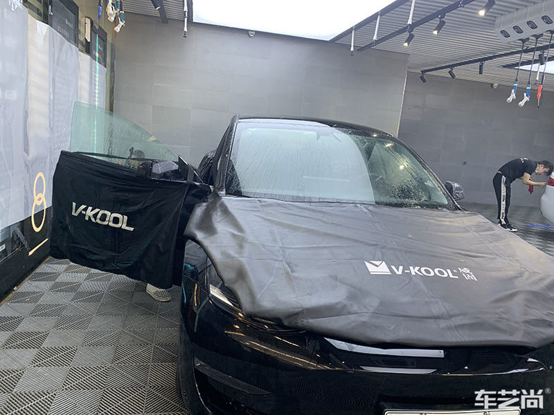 特斯拉Model 3施工威固隔熱膜案例（圖片展示二）