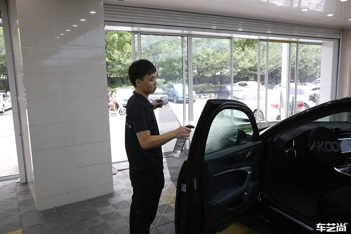 奧迪 A6L裝貼威固隱形車衣，施工流程展示（4）