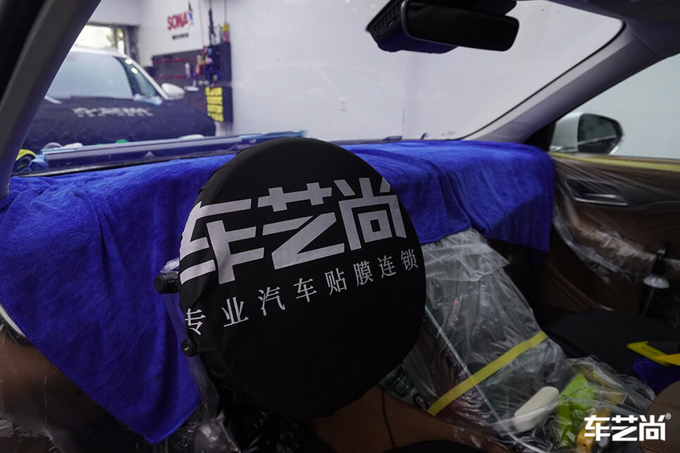 榮威RX5施工威固玻璃膜，施工流程+效果圖展示（2）