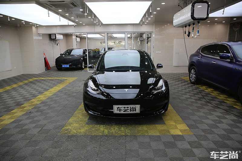 特斯拉Model 3隱形車衣施工效果展示（正前圖）
