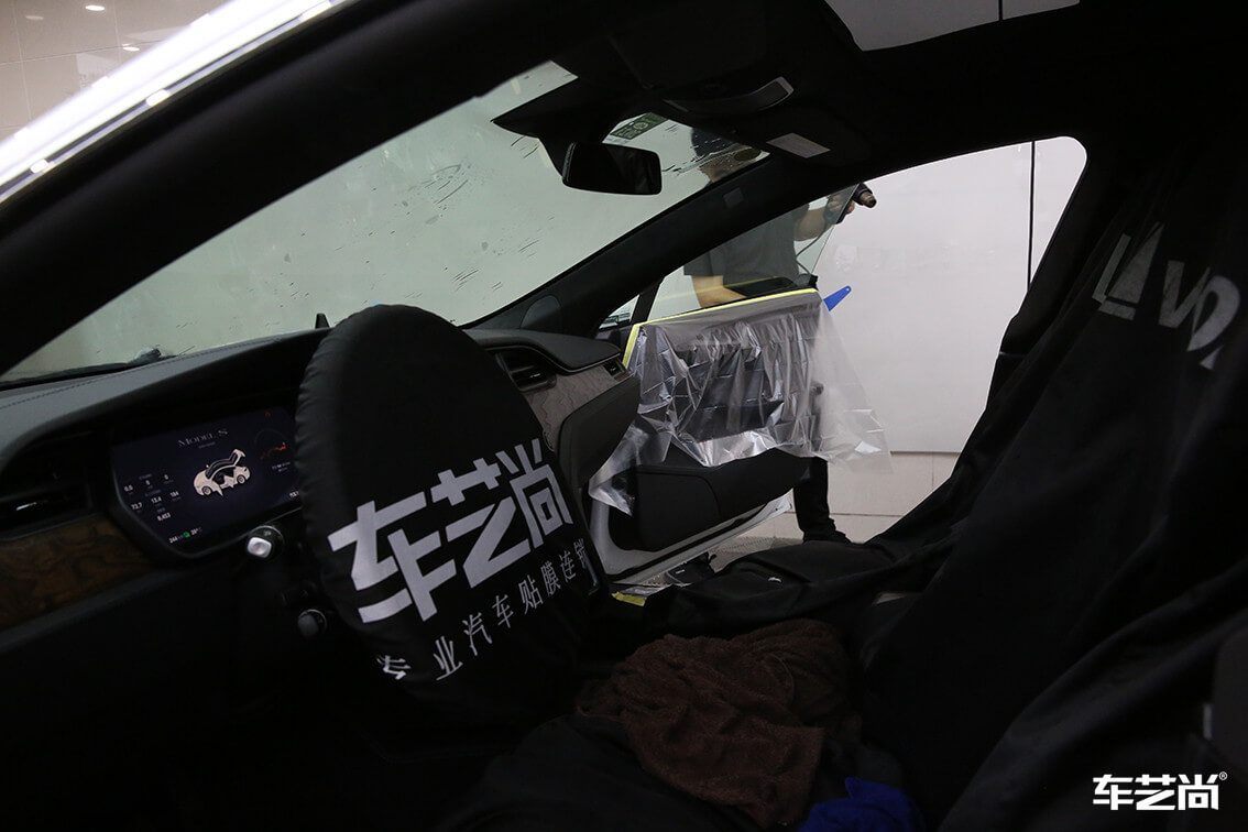 特斯拉 MODEL S威固隔熱膜汽車貼膜施工案例（1）