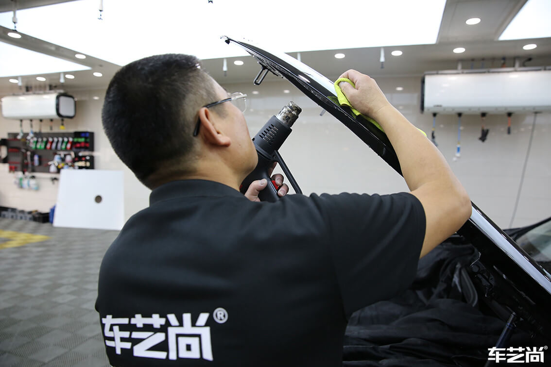寶馬X3裝貼威固隱形車衣，施工流程展示（11）