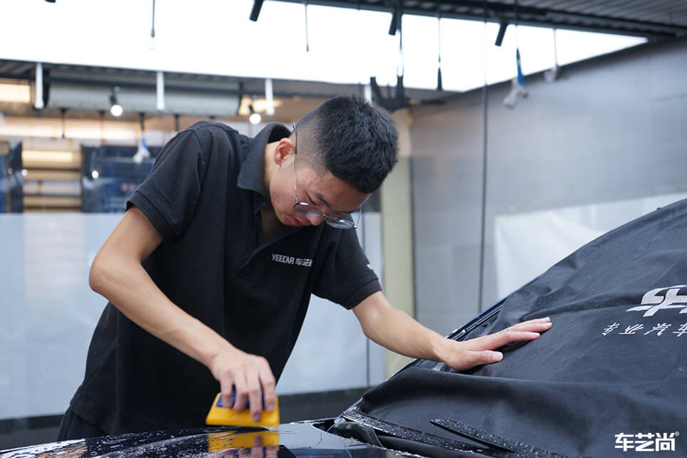 保時捷帕拉梅拉施工威固車衣，施工流程展示（2）