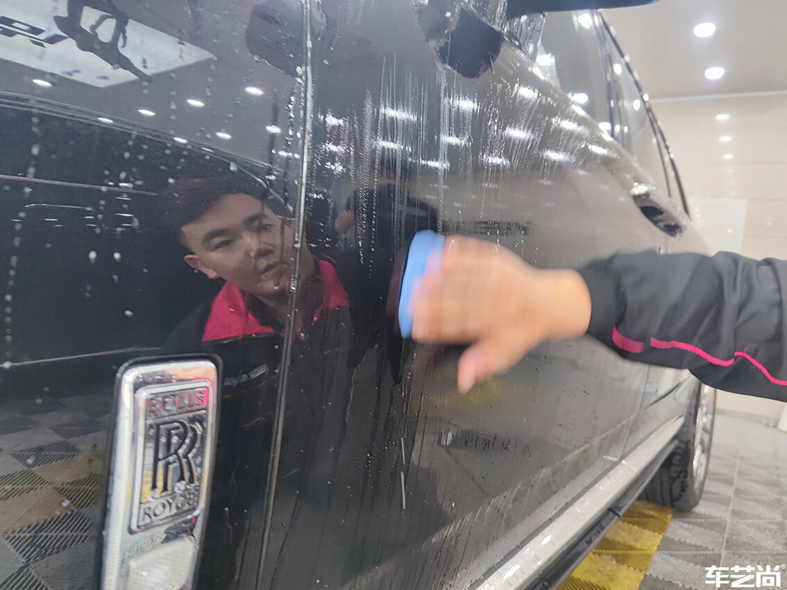 勞斯萊斯庫里南在車藝尚杭州旗艦店施工流程展示（6）