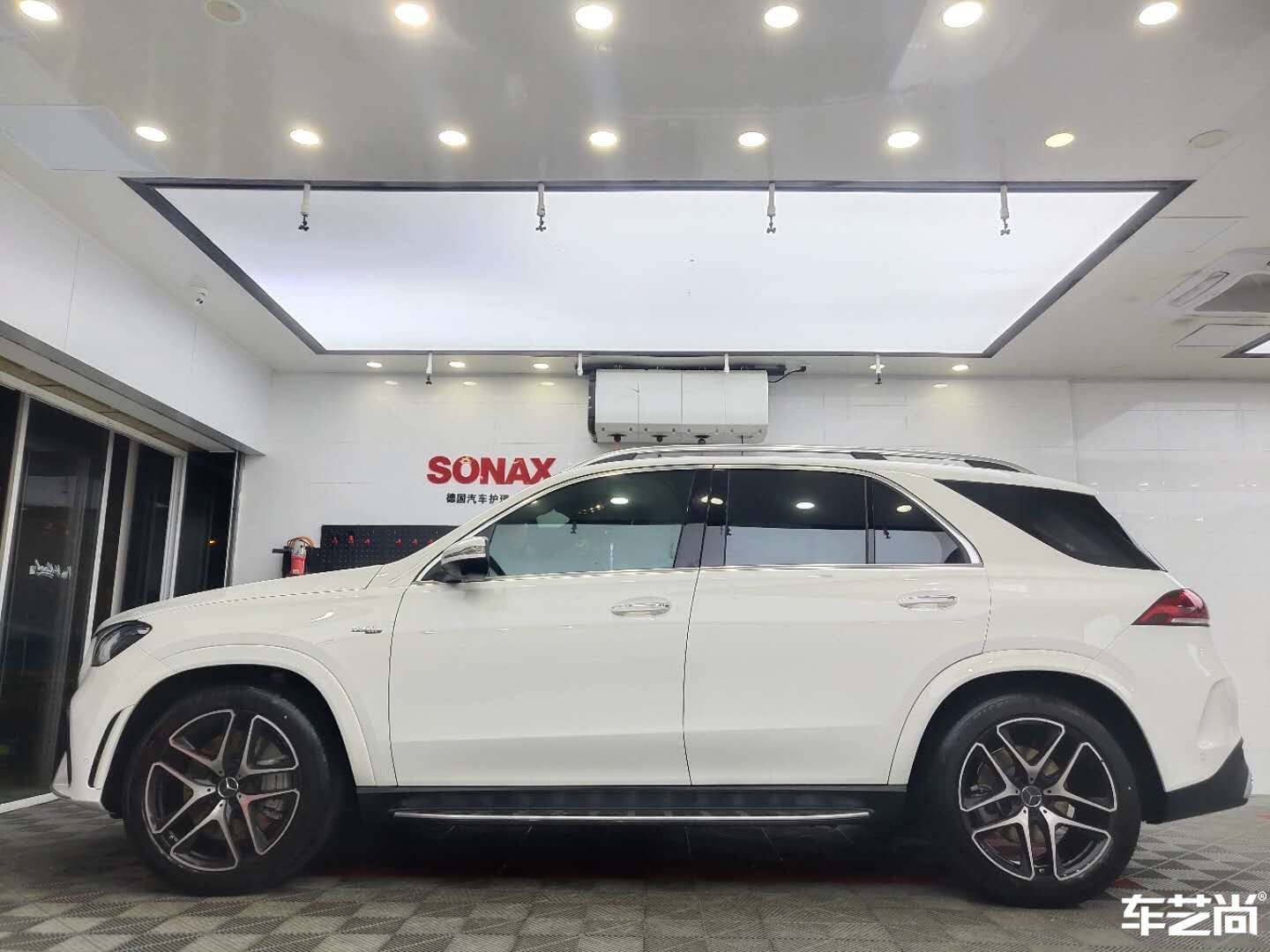 奔馳裝貼威固隔熱膜 車藝尚御水店施工（15）