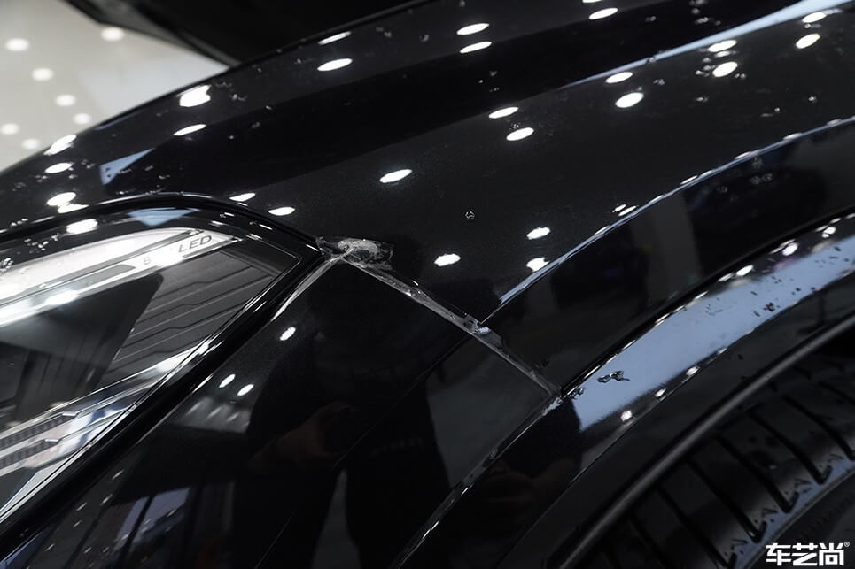 寶馬X5裝貼威固隱形車衣，施工流程展示（6）