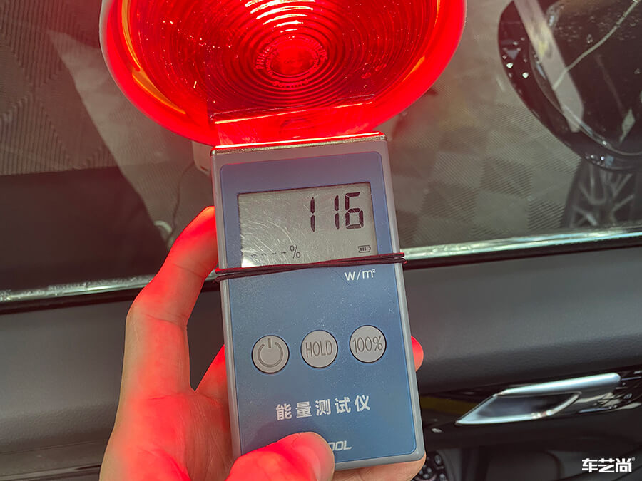 保時(shí)捷卡宴裝貼威固VK70-K35，施工流程展示（5）