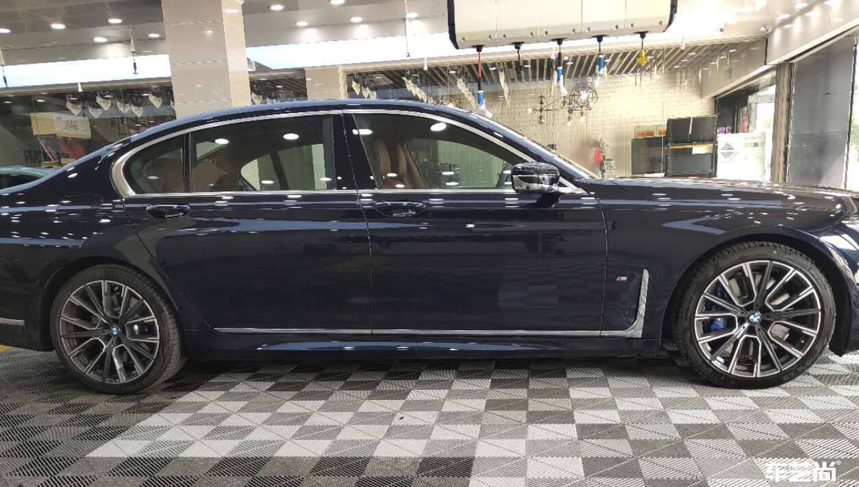 寶馬7系裝貼威固隱形車(chē)衣，施工流程展示（14）