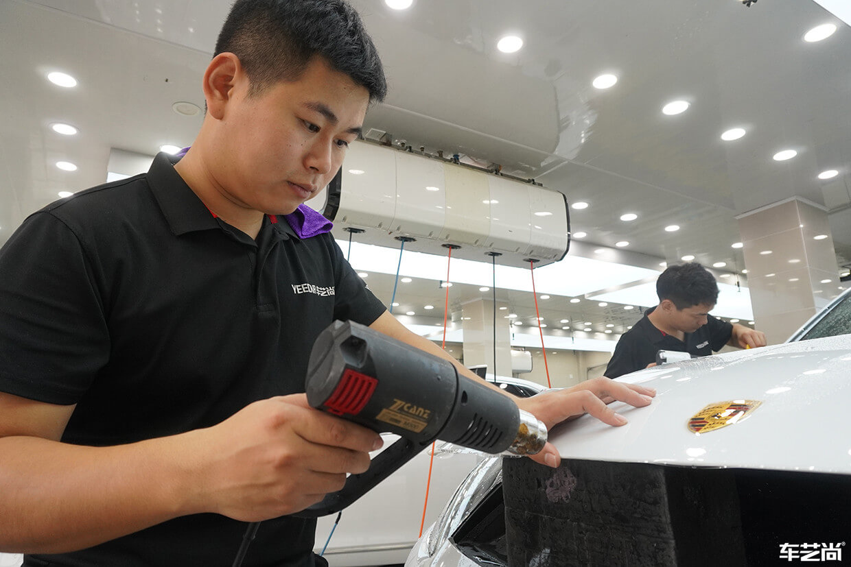 保時捷卡宴裝貼威固隱形車衣，施工流程展示（12）