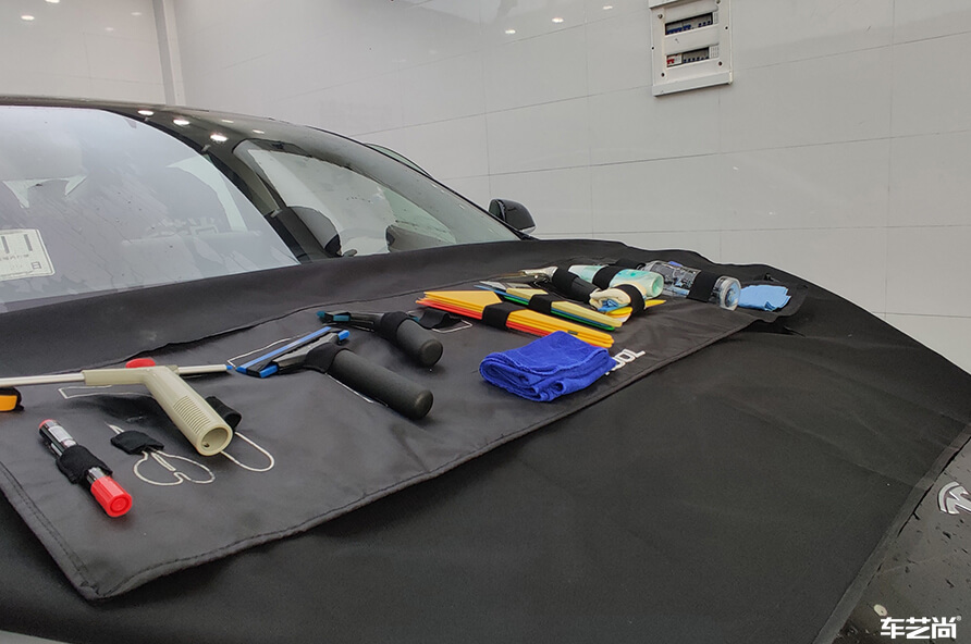 特斯拉Model 3施工威固隔熱膜施工流程分享（3）