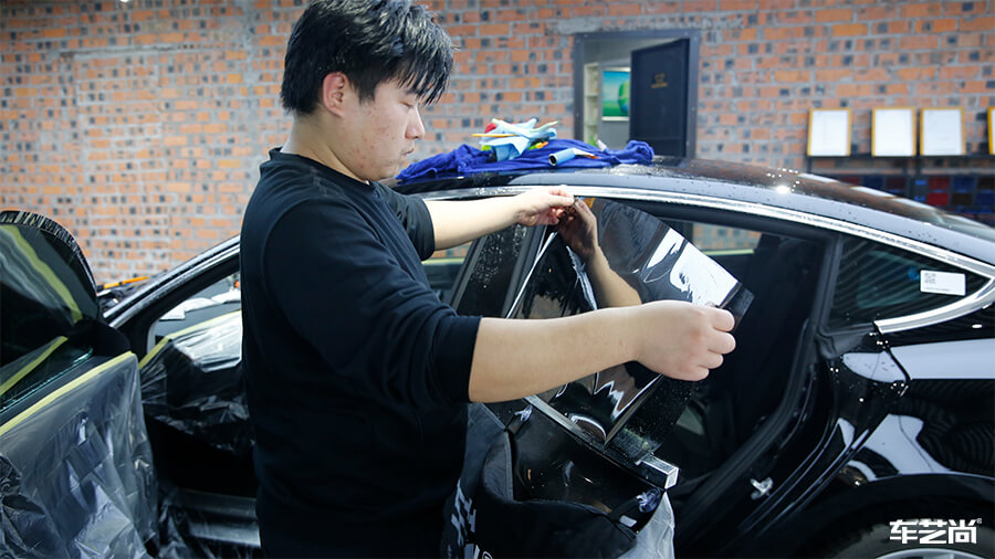 特斯拉Model 3施工威固隔熱膜，施工流程展示（11）