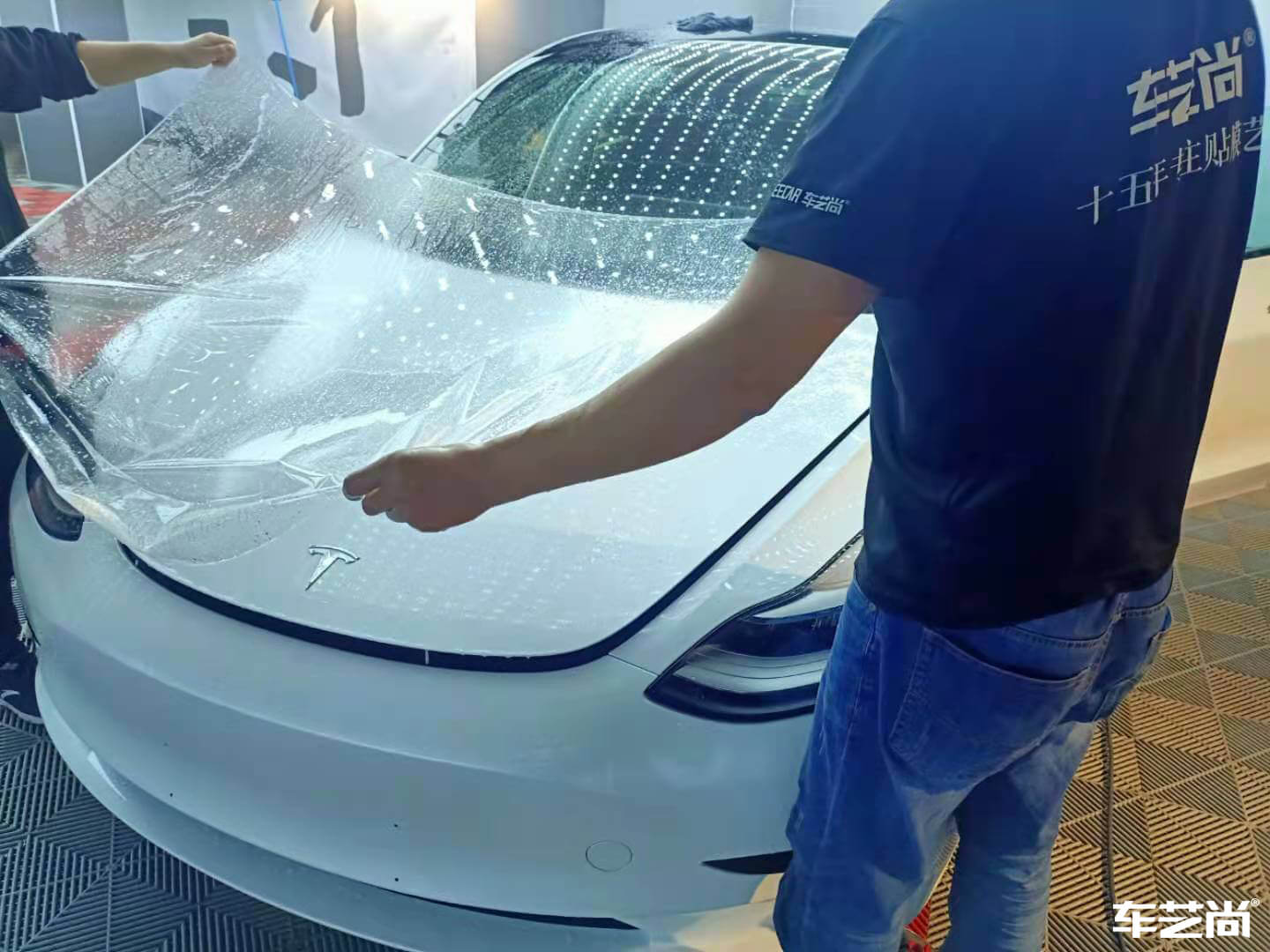 特斯拉Model 3施工威固隱形車衣，施工流程（7）