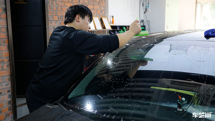 特斯拉Model 3施工威固隔熱膜，施工流程展示（2）