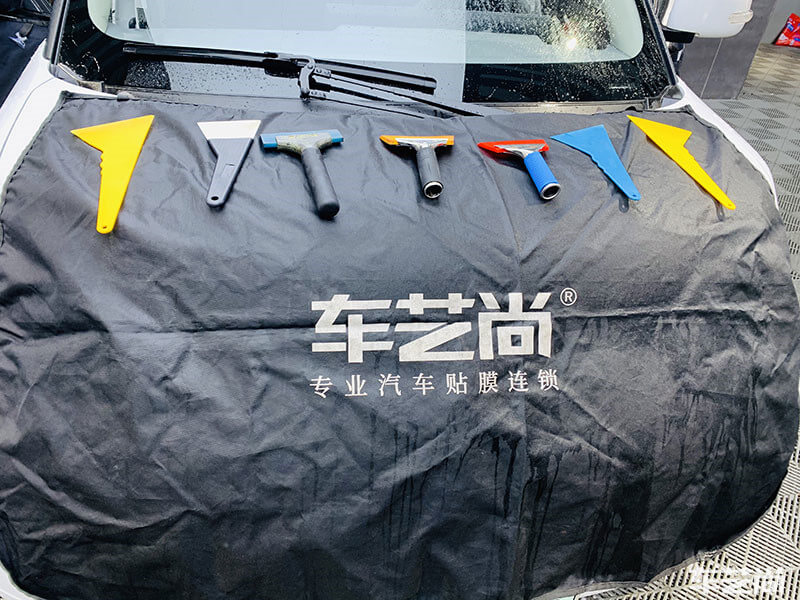 歐拉施工威固V-KOOL隔熱膜過(guò)程（圖二）