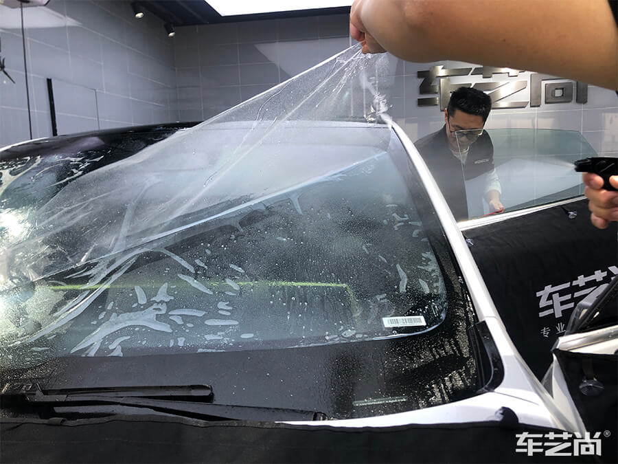 小鵬 P7極致防護(hù)，選擇車藝尚施工威固隔熱膜（5）