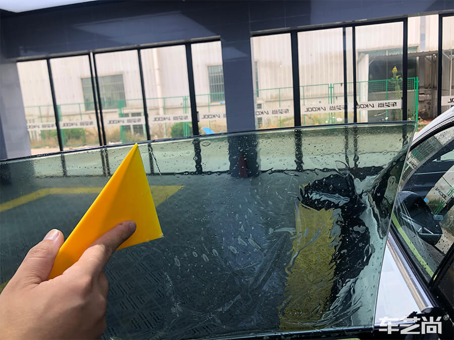 小鵬 P7極致防護(hù)，選擇車藝尚施工威固隔熱膜（8）