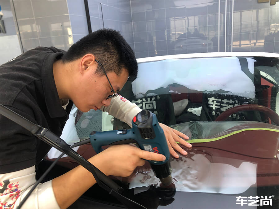 保時(shí)捷911告訴你上海專業(yè)的汽車貼膜哪家強(qiáng)？（4）