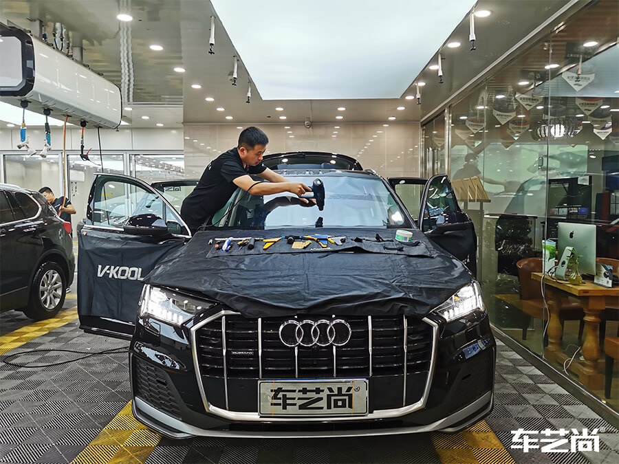 奧迪Q7裝貼威固隔熱膜，施工流程展示（5）