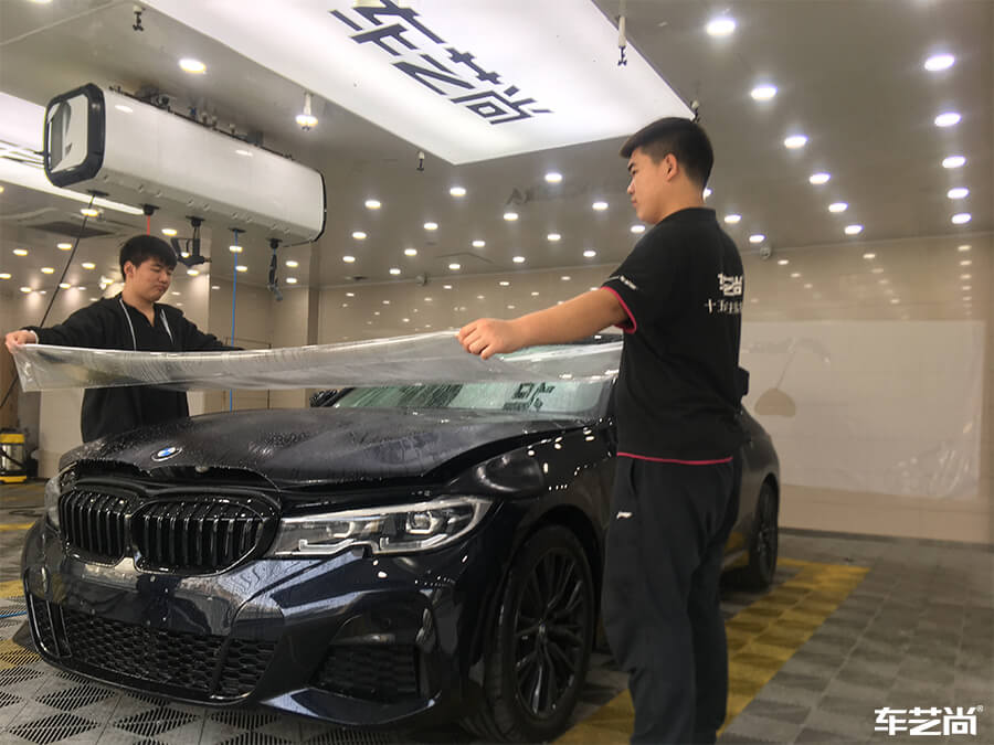 寶馬3系裝貼威固隱形車衣，流程展示（3）