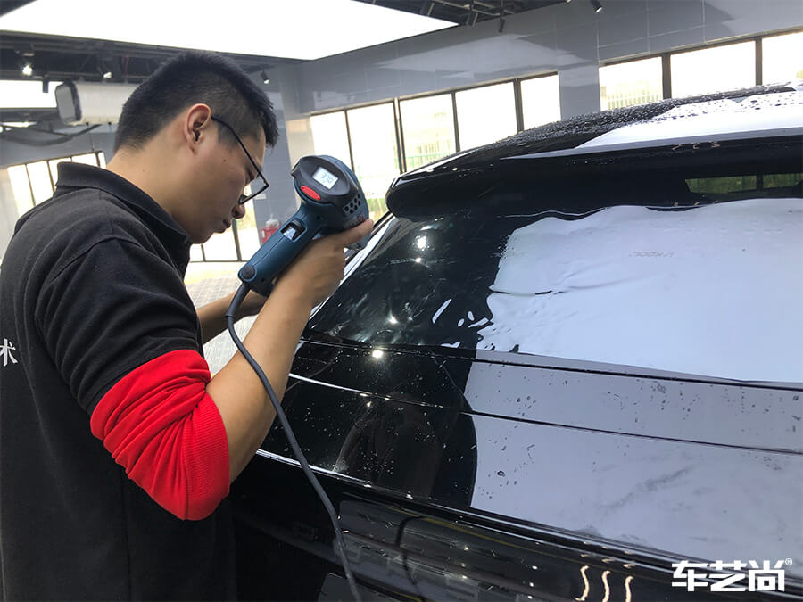 保時捷卡宴為什么選擇車藝尚施工玻璃膜？（4）