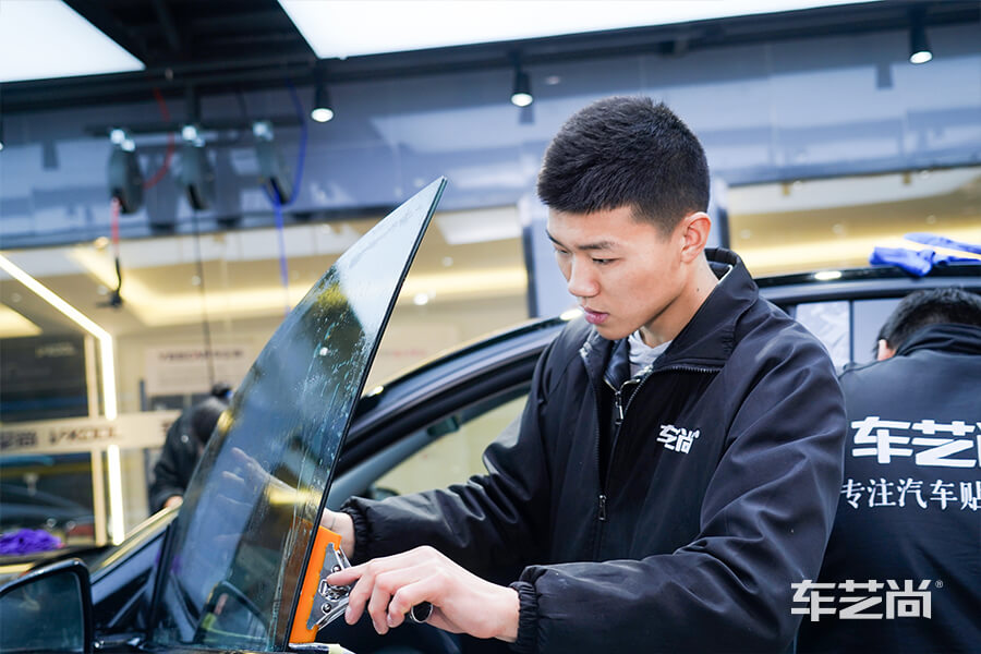 百公里加速幾秒的特斯拉MODEL Y，裝貼威固隔熱膜（9）