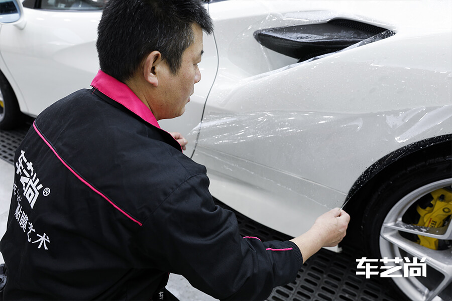 當家跑車法拉利 選擇車藝尚裝貼威固隱形車衣（2）