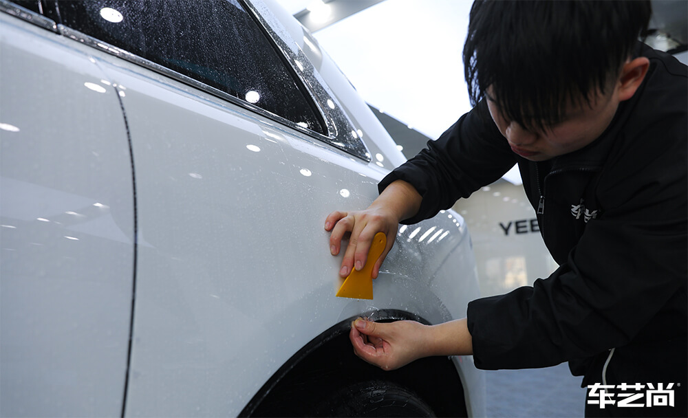 勞斯萊斯庫(kù)里南施工隱形車(chē)衣和玻璃膜 案例分享（4）