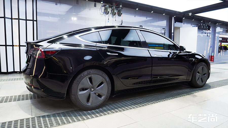 特斯拉Model 3選擇車藝尚施工威固隔熱膜施工案例（10）