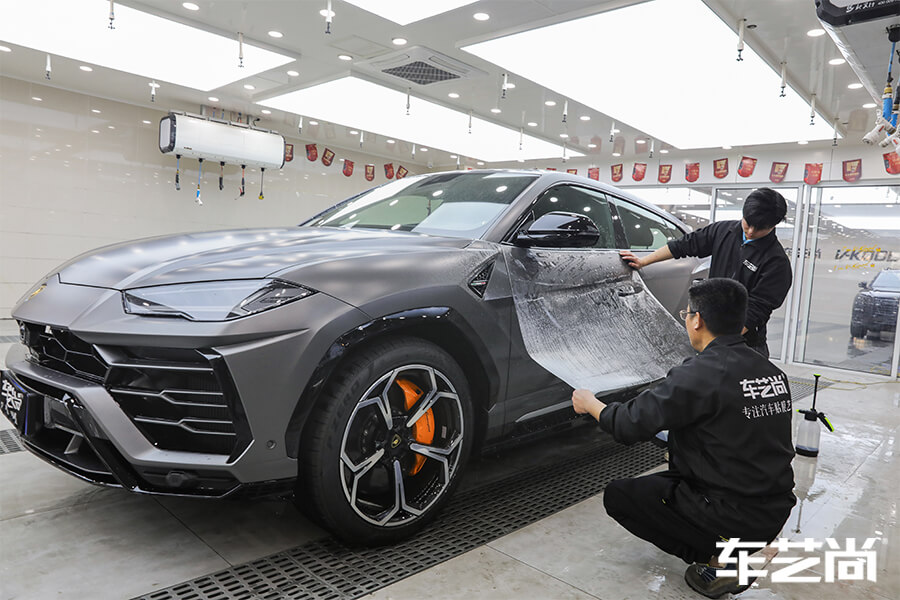 蘭博基尼URUS裝貼威固隱形車衣流程（5）