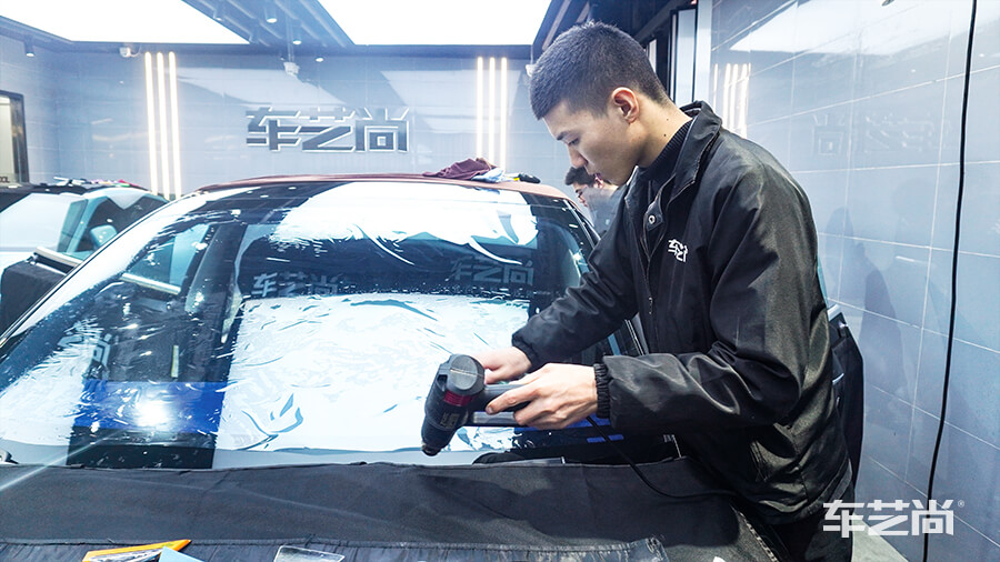 特斯拉Model 3選擇車藝尚施工威固隔熱膜施工案例（3）