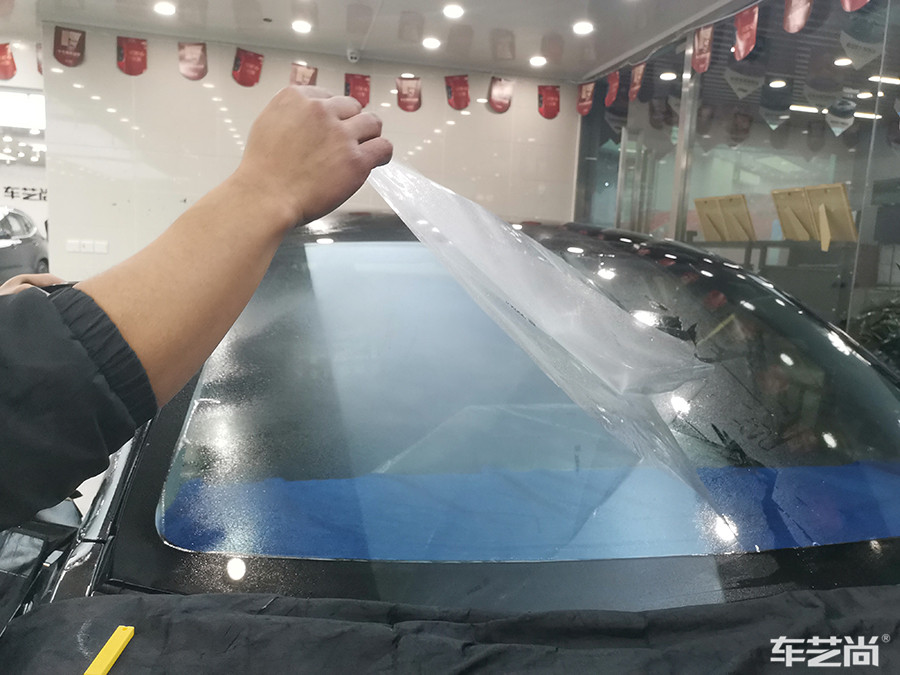 特斯拉Model 3施工威固隔熱膜過程展示（圖八）