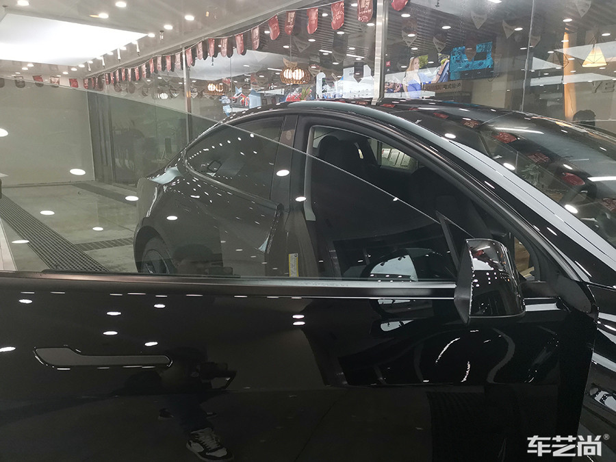 特斯拉Model 3施工威固隔熱膜效果展示（圖一）