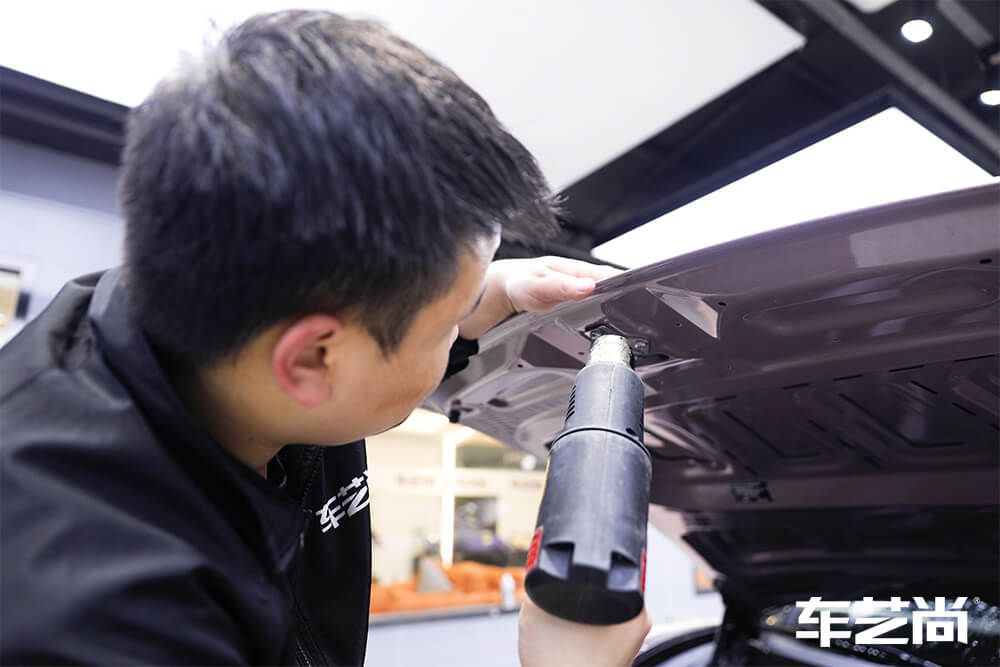 粉色保時捷Taycan裝貼威固隱形車衣（6）