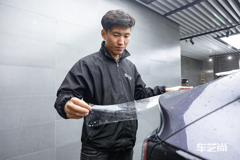 特斯拉Model Y施工威固漆面保護(hù)膜施工過(guò)程展示（圖七）