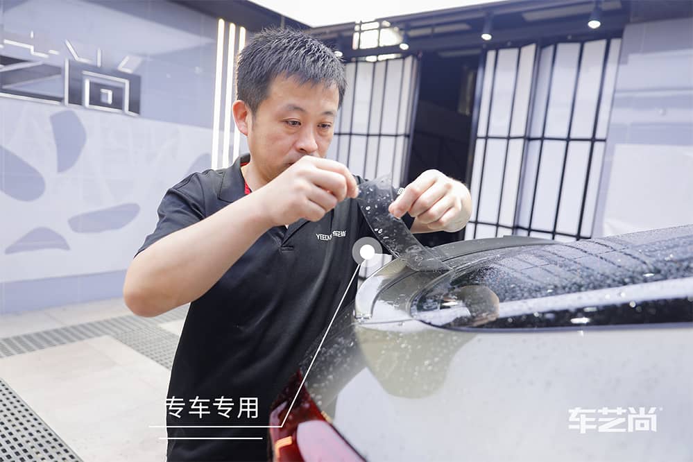 寶馬X6施工威固漆面保護(hù)膜過程及效果展示（圖六）