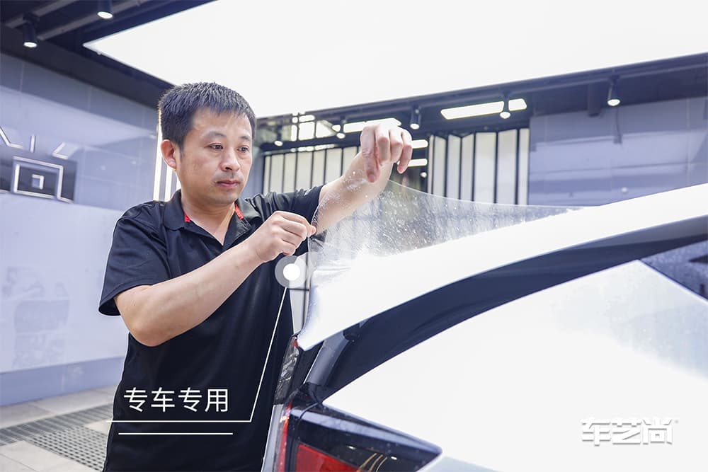 特斯拉ModelY白色施工威固漆面保護膜過程及效果展示（圖十四）