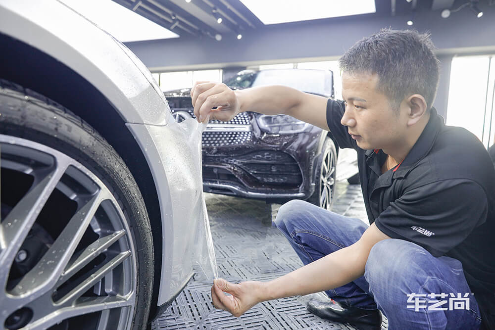 保時捷帕拉梅拉施工威固漆面保護膜過程展示（圖七）