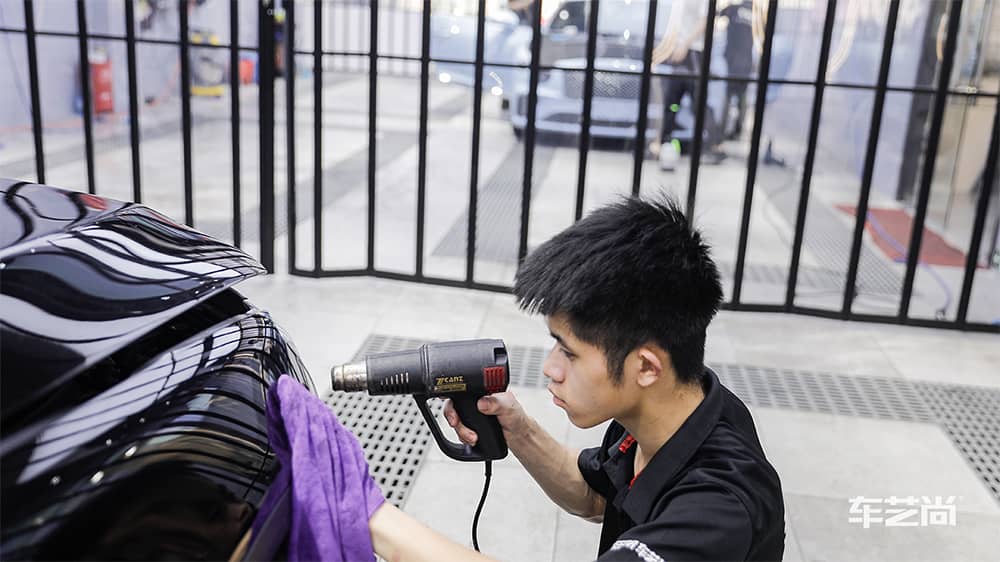 奔馳GLC260黑色施工威固漆面保護(hù)膜流程及效果展示（圖二三）