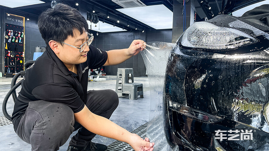 奔馳e級(jí)黑色施工威固隱形車(chē)衣流程（圖1）