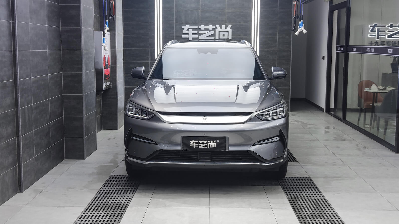 宋PLUS EV車主全車裝貼威固膜，因?yàn)樾刨嚕赃x擇